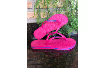 Santa Lolla Confort Madrid flip flops, launch Summer 2026.
