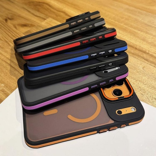 Capa magnética MagSafe para iPhone 17 Pro com acabamento fosco e suporte para lente em metal (preta)